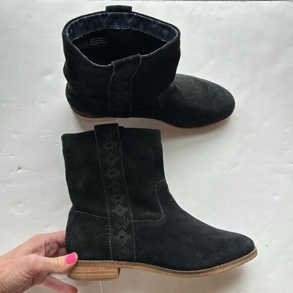 TOMS Booties Womens 7.5 Black‎ Laurel Suede Round Toe Embroidered Ankle Boho - Picture 1 of 14